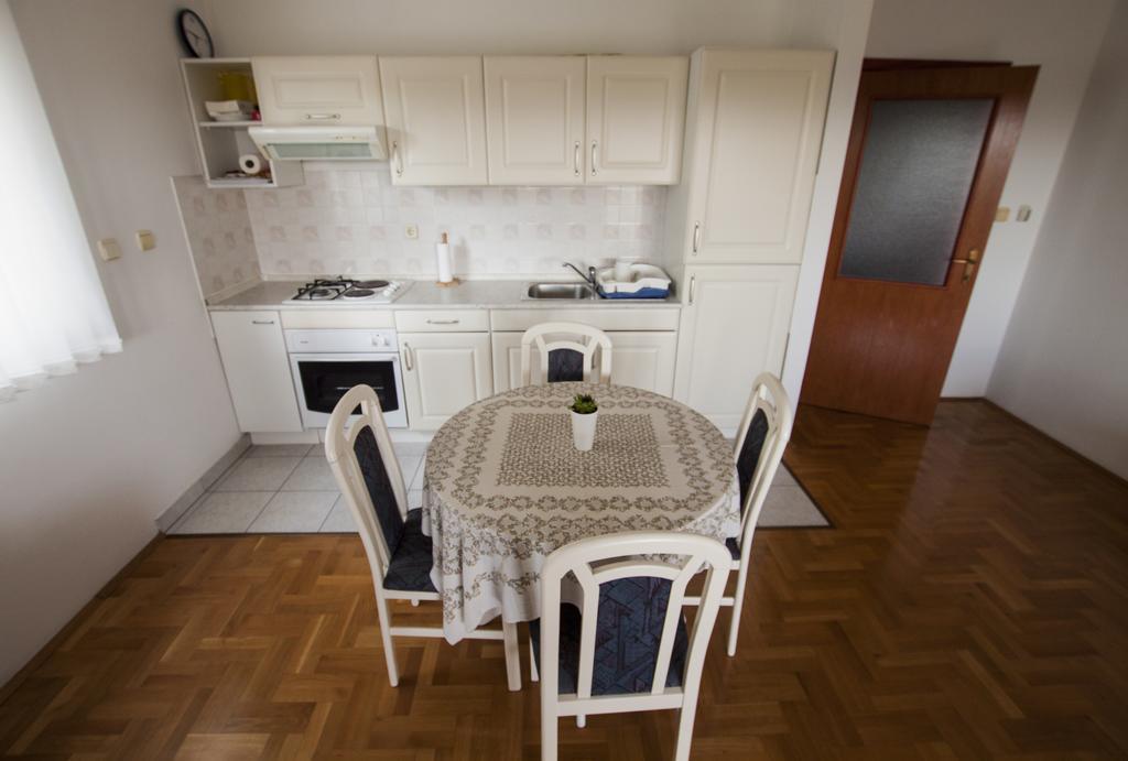 Apartment Dora Pula Cameră foto