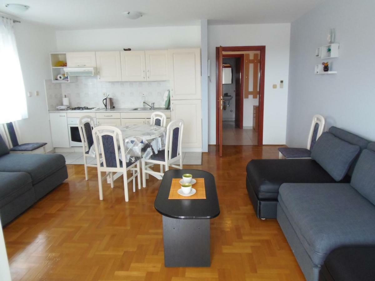 Apartment Dora Pula Exterior foto